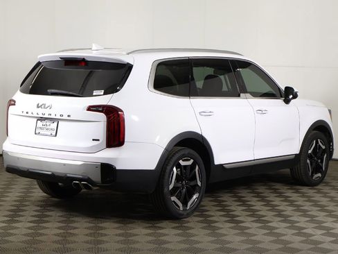 Used 2024 Kia Telluride S AWD/4WD image 11