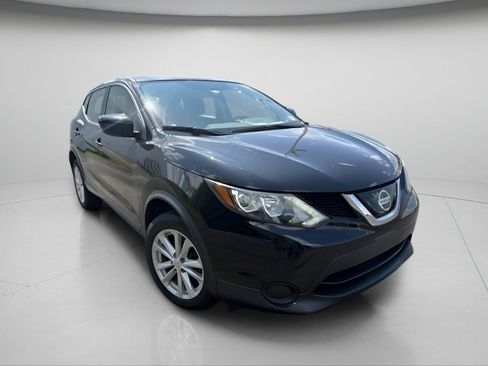 Used 2018 Nissan Rogue Sport S w/ S Appearance Package AWD/4WD image 5