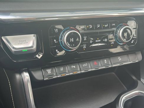 Used 2024 GMC Sierra 2500 Denali Ultimate w/ Snow Plow Prep/Camper Package image 27