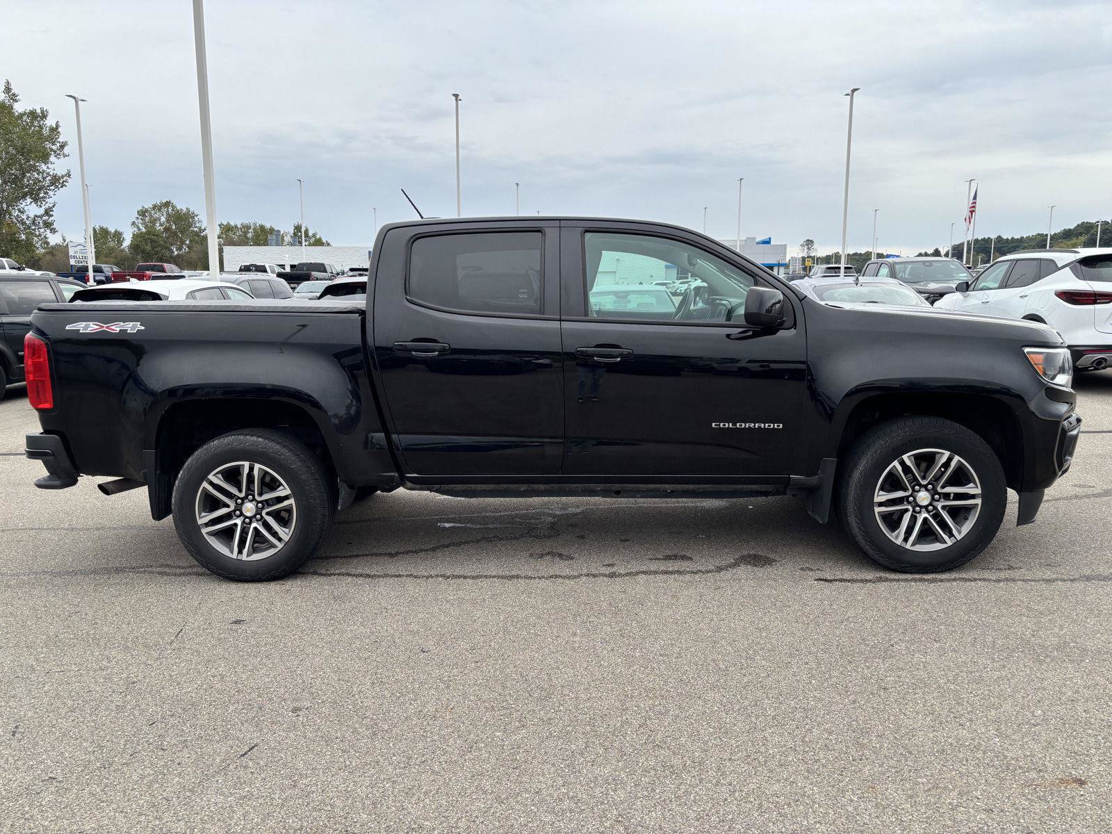Used 2021 Chevrolet Colorado W/T w/ Custom Special Edition AWD/4WD image 8