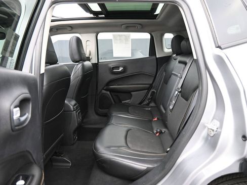 Used 2018 Jeep Compass Latitude w/ Popular Equipment Group image 14