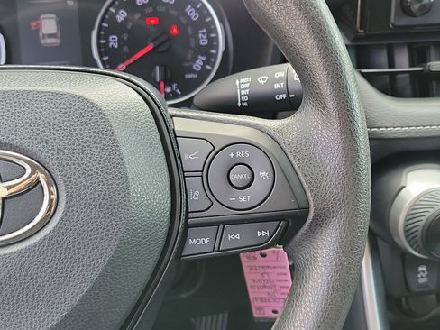 Used 2019 Toyota RAV4 LE image 23