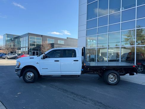 Used 2024 RAM 3500 SLT w/ Quick Order Package 2YG SLT AWD/4WD image 2