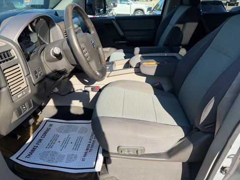 Used 2004 Nissan Titan SE AWD/4WD image 9