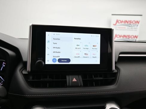 Used 2024 Toyota RAV4 XLE FWD image 21