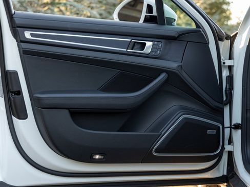 Certified 2023 Porsche Panamera Platinum Edition image 21