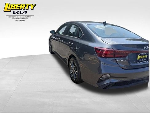 Used 2023 Kia Forte LXS FWD image 5