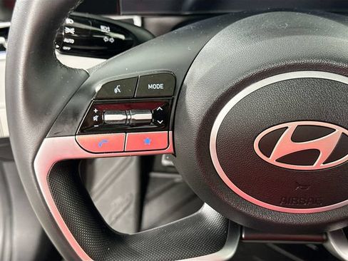 Used 2024 Hyundai Elantra Limited FWD image 23