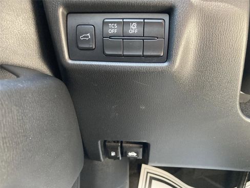 Used 2019 MAZDA CX-5 Touring image 18