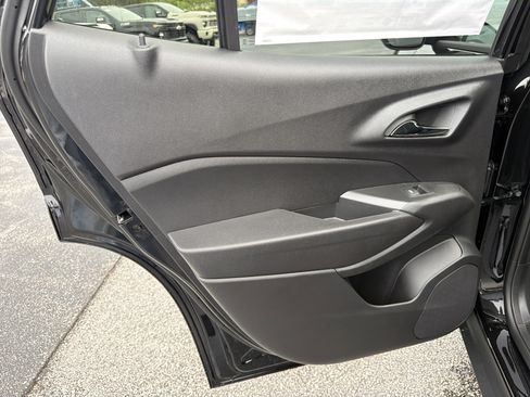 New 2026 Chevrolet Trax LT w/ LT Convenience Package FWD image 21