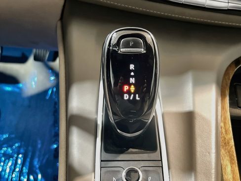 Used 2021 Cadillac Escalade Sport Platinum AWD/4WD image 13