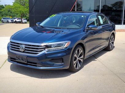Used 2021 Volkswagen Passat 2.0T SE