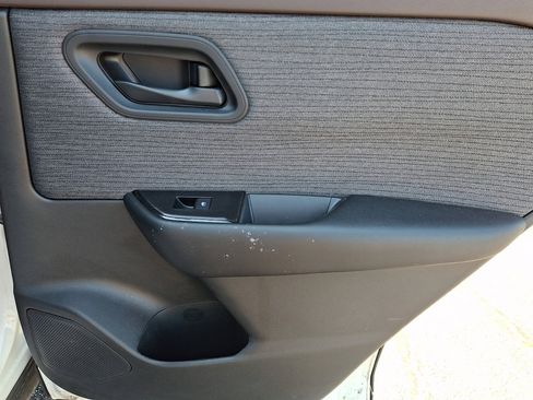 Used 2023 Nissan Rogue S AWD/4WD image 14