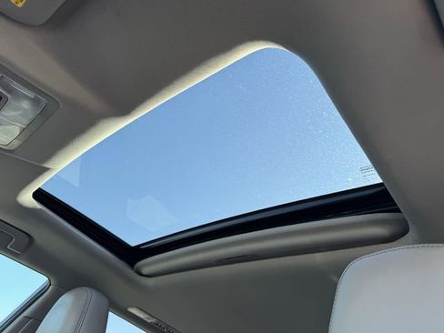 Used 2019 Toyota Highlander XLE image 26