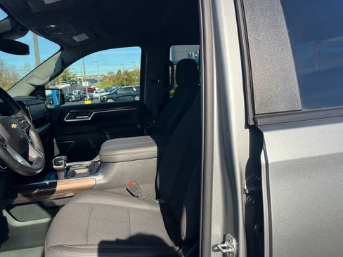 Used 2025 Chevrolet Silverado 1500 LT image 19