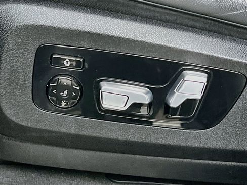 Used 2022 BMW X7 xDrive40i w/ Premium Package AWD/4WD image 15