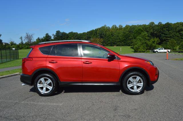 Used 2014 Toyota RAV4 XLE AWD/4WD image 4