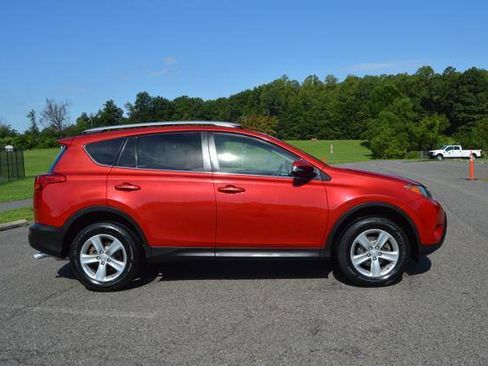 Used 2014 Toyota RAV4 XLE AWD/4WD image 4