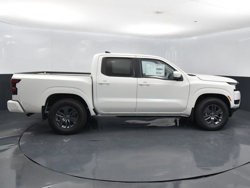 Certified 2025 Nissan Frontier SV image 20