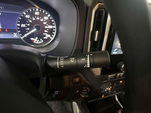 Used 2025 Nissan Frontier SV image 23