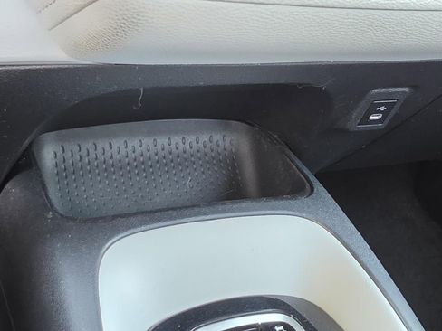 Used 2023 Toyota Corolla SE image 18