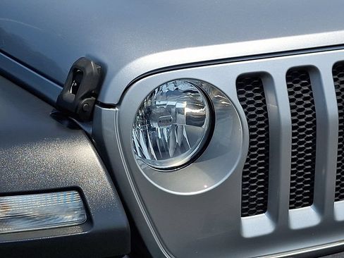 Used 2018 Jeep Wrangler Sport AWD/4WD image 10