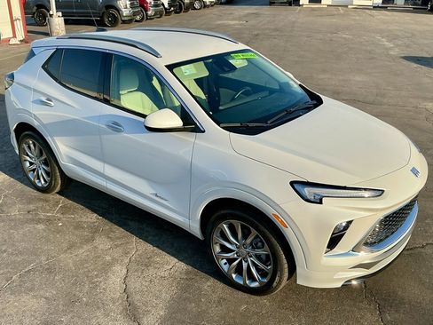 Used 2024 Buick Encore GX Avenir image 4