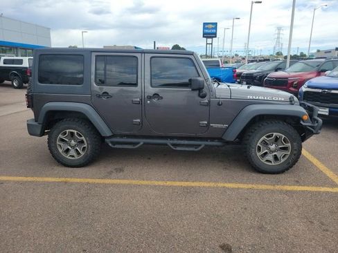 Used 2014 Jeep Wrangler Unlimited Rubicon AWD/4WD image 4