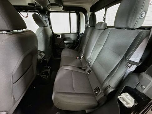 Used 2023 Jeep Gladiator Sport AWD/4WD image 22