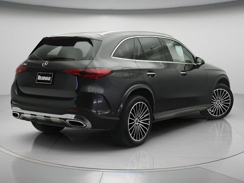 Certified 2026 Mercedes-Benz GLC 300 image 4