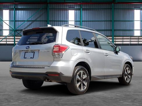 Used 2018 Subaru Forester 2.5i Premium w/ Popular Package #2A AWD/4WD image 5