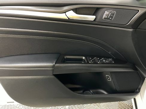 Used 2017 Ford Fusion Titanium FWD image 25