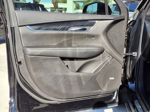 Used 2021 Cadillac XT6 Premium Luxury image 21