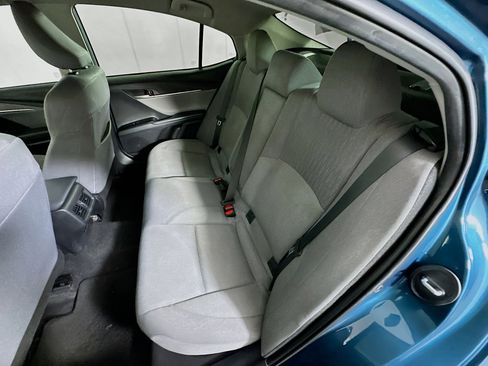 Used 2025 Toyota Camry LE image 27