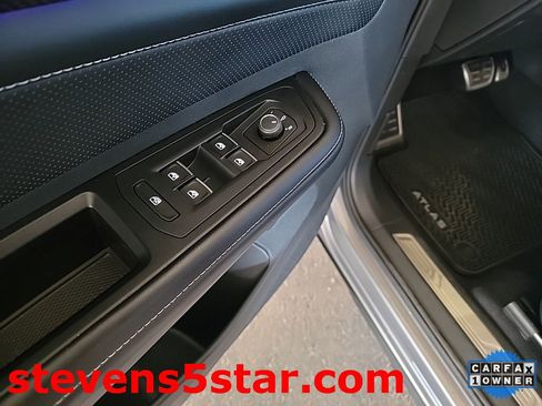 Used 2024 Volkswagen Atlas Cross Sport SEL R-Line image 12