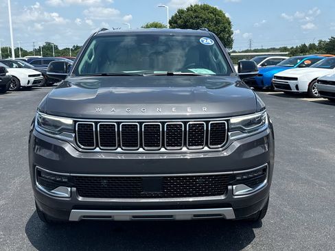 Used 2024 Jeep Wagoneer L Series II w/ Flexible Seating Group AWD/4WD image 8