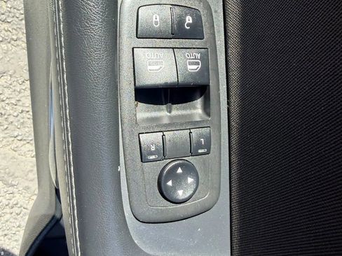 Used 2023 Dodge Challenger GT image 33