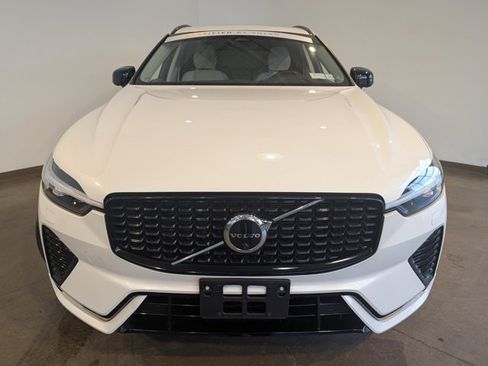 Used 2023 Volvo XC60 B5 Plus w/ Climate Package image 2