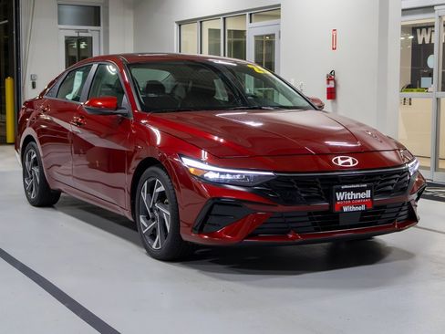 Certified 2025 Hyundai Elantra Limited image 5