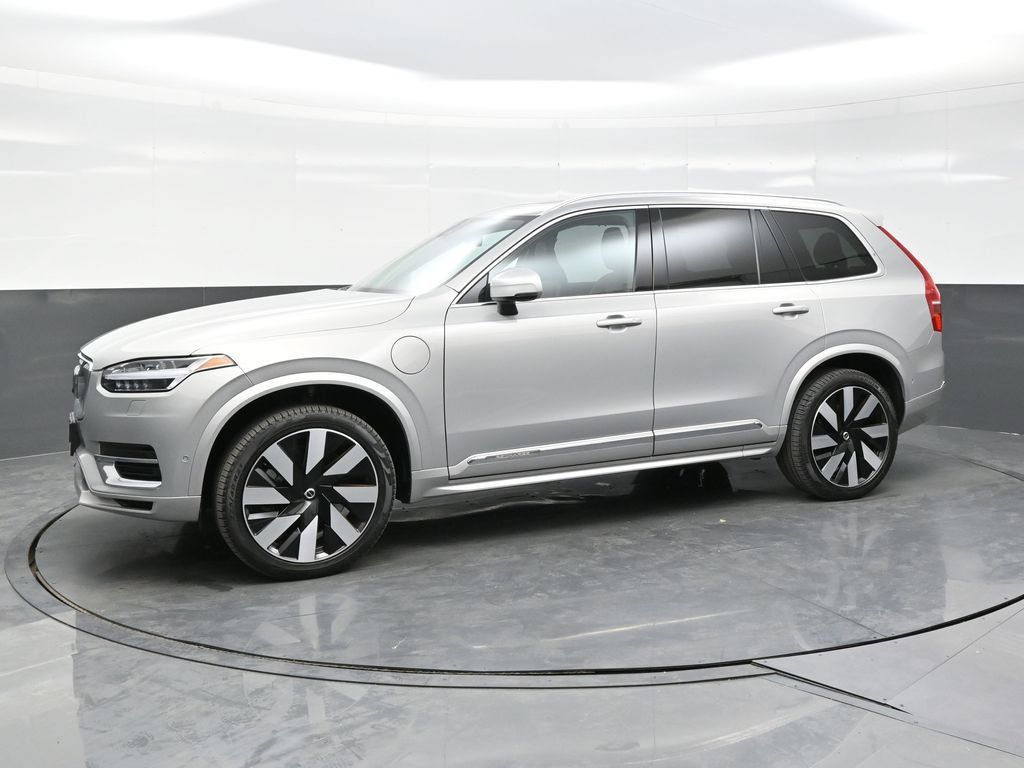 Used 2023 Volvo XC90 T8 Ultimate AWD/4WD image 3