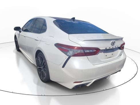 Used 2018 Toyota Camry XSE FWD image 5