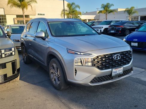 Used 2023 Hyundai Santa Fe SEL FWD image 3