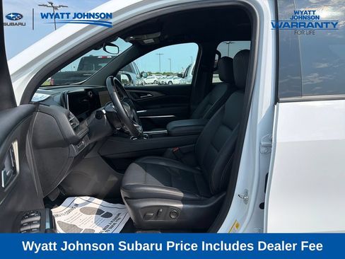 Used 2025 Chevrolet Traverse LT AWD/4WD image 19