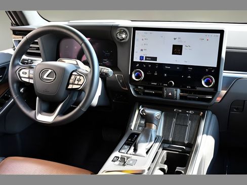 Used 2024 Lexus GX 550 w/ Accessory Package (Z1) AWD/4WD image 20