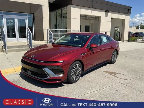 Used 2024 Hyundai Sonata SEL FWD image 1