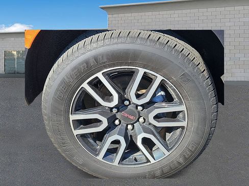 Used 2022 GMC Yukon AT4 image 8