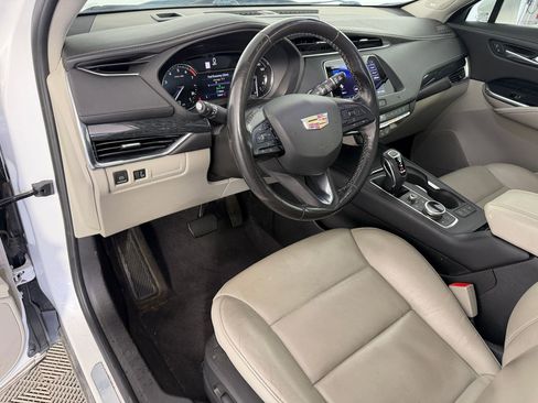 Used 2019 Cadillac XT4 Premium Luxury w/ Cold Weather Package FWD image 4