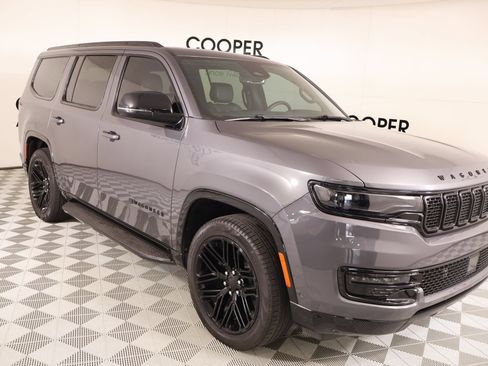 Used 2023 Jeep Wagoneer Series II AWD/4WD image 1
