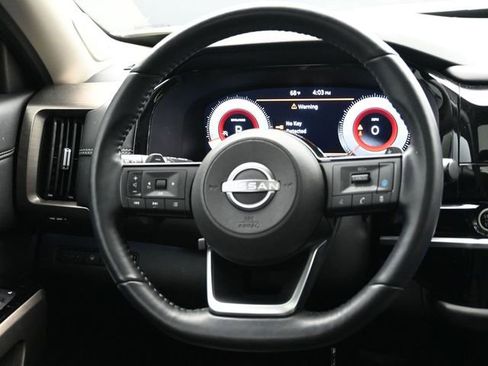 Used 2023 Nissan Pathfinder Platinum image 13