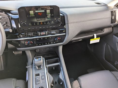 New 2025 Nissan Pathfinder SL image 24